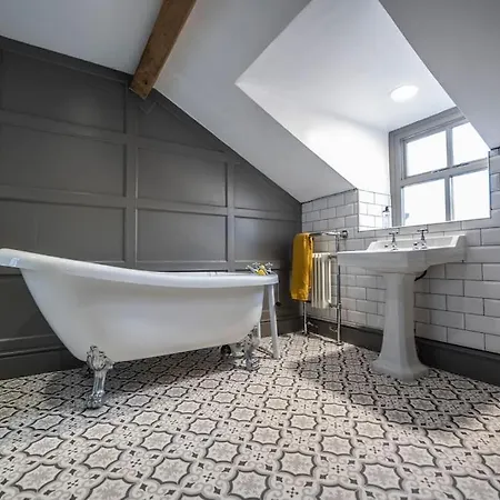 Georgian Country House -Panoramic Views -Sleeps 12 Ruthin Exterior photo
