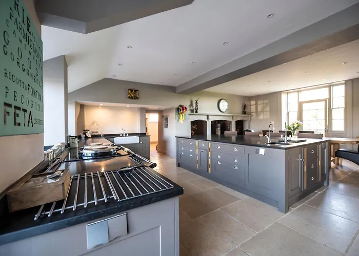 Georgian Country House -Panoramic Views -Sleeps 12