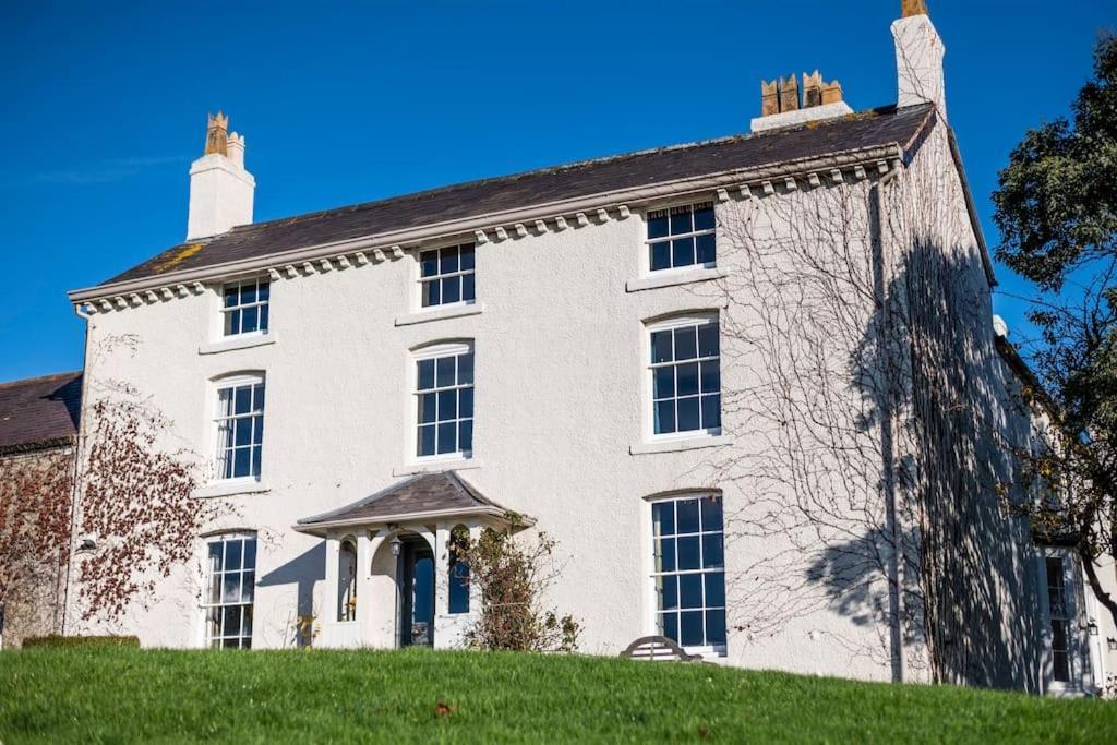 Georgian -panoramic Views -sleeps 12 Ruthin