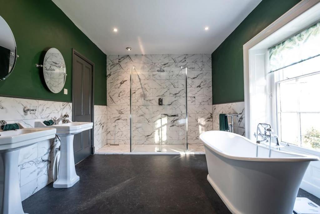 Georgian -panoramic Views -sleeps 12 * Ruthin