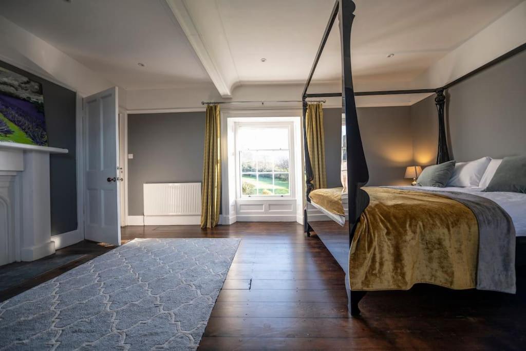 Holiday home Georgian -panoramic Views -sleeps 12
