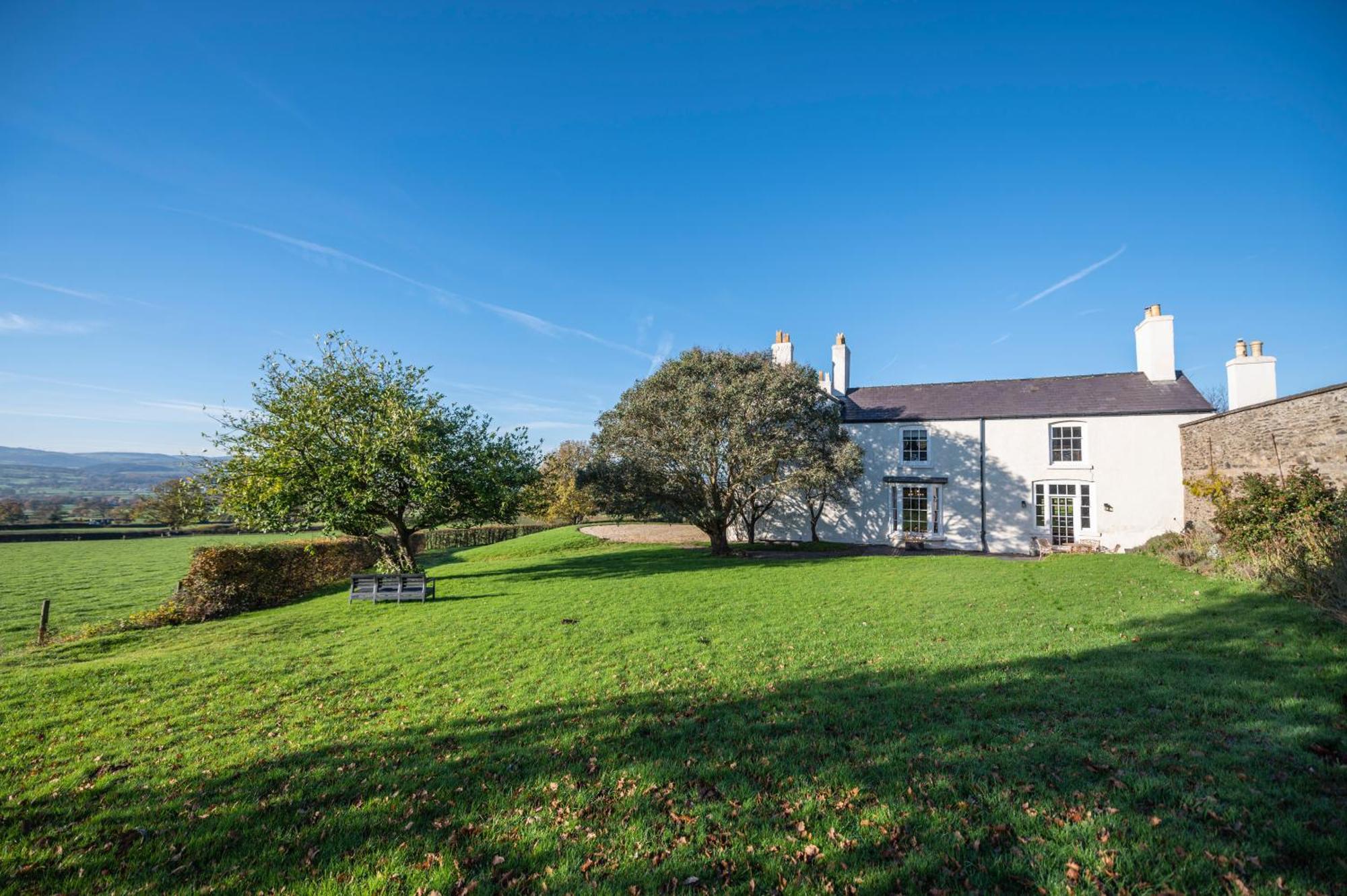 Georgian -panoramic Views -sleeps 12 Holiday home Ruthin