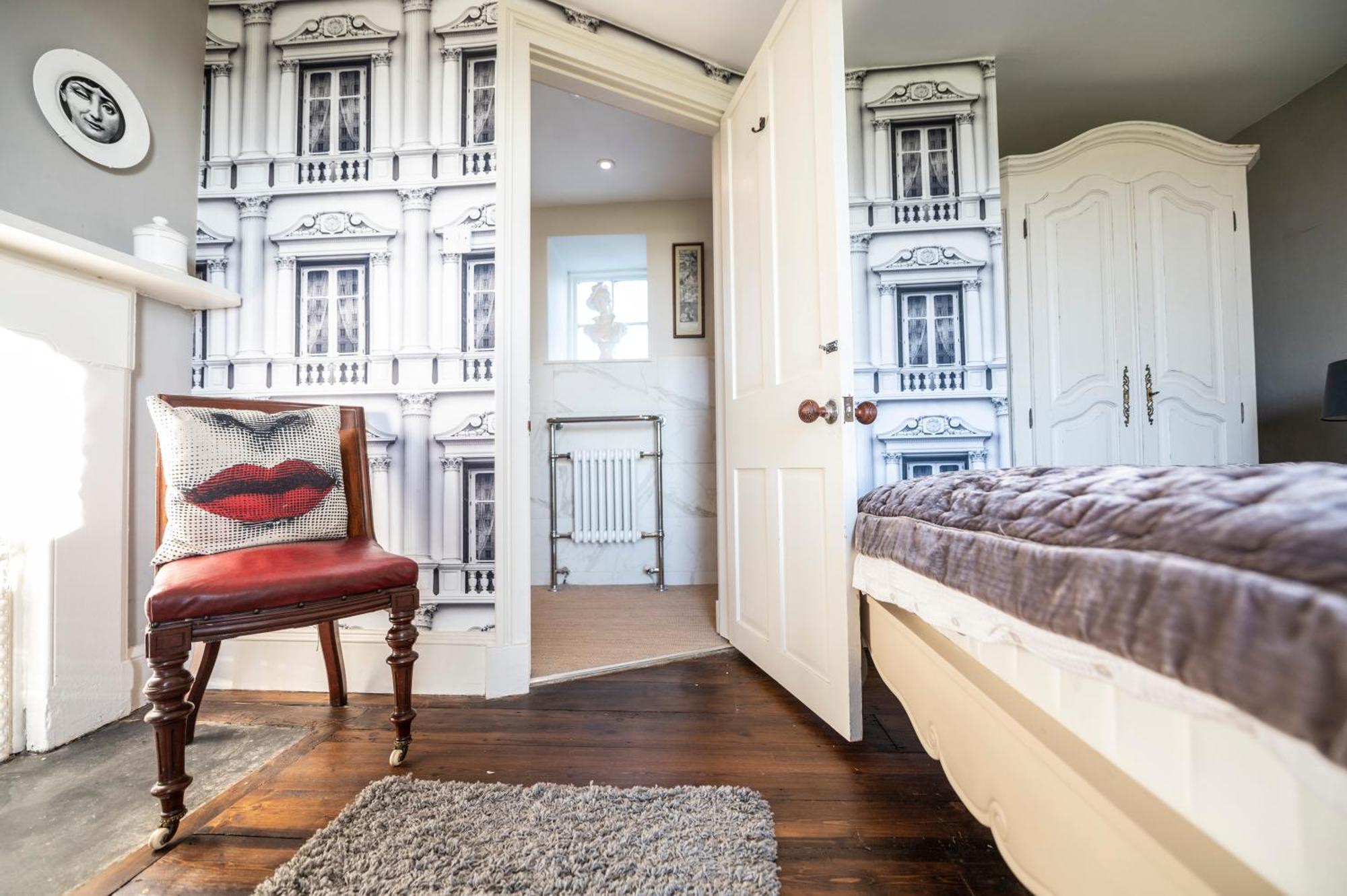 Georgian -panoramic Views -sleeps 12 Holiday home