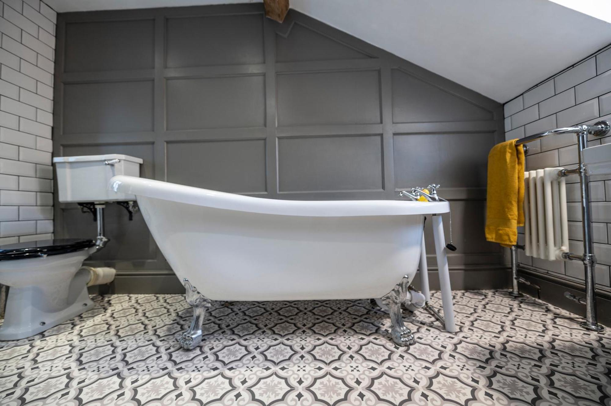 Georgian -panoramic Views -sleeps 12 Holiday home *